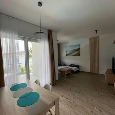 Seaesta Holidays Nika