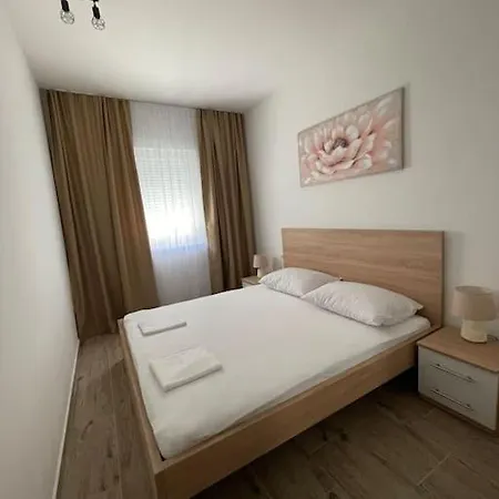 Seaesta Holidays Nika Apartament *