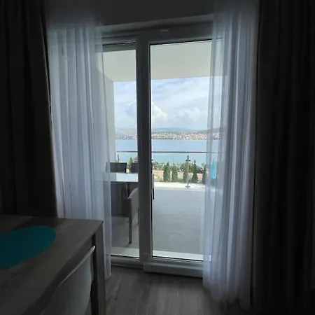 Seaesta Holidays Nika Apartament *