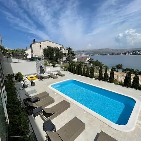 Seaesta Holidays Nika