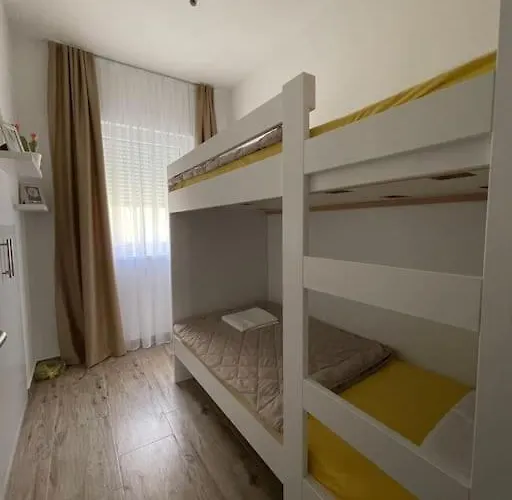 Seaesta Holidays Nika Trogir