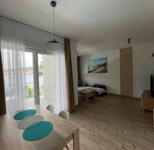 Seaesta Holidays Nika